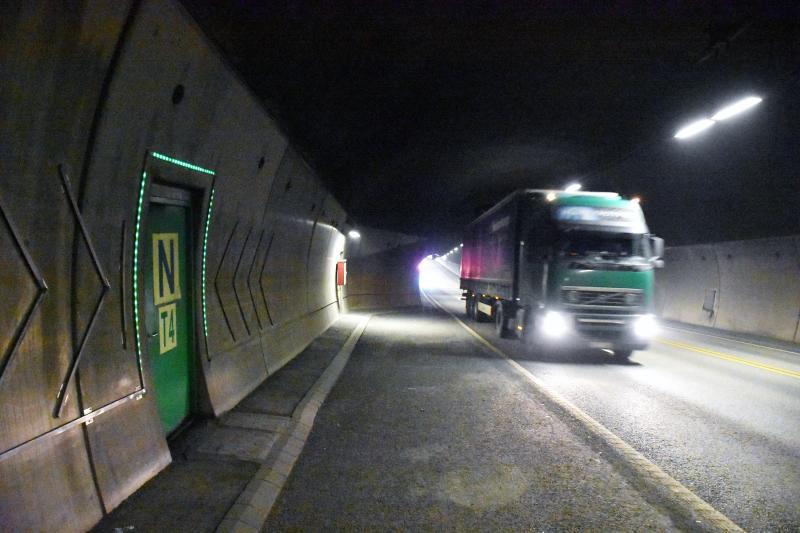 OFTE STENGT: Oslofjordtunnelen er stadig stengt og det skaper  trafikkaos som er til belastning for  miljøet, økonomien og for trafikksikkerheten