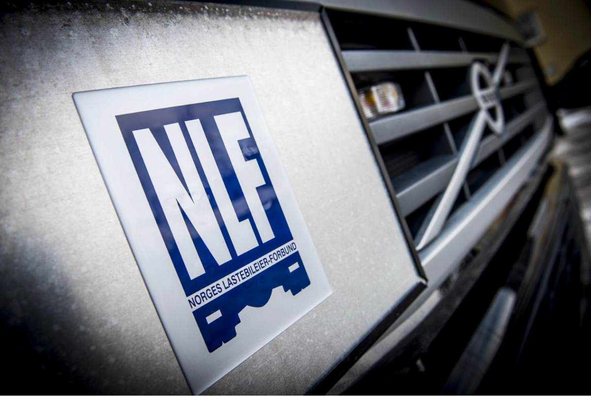 Bilde av lastebil med NLF-logo