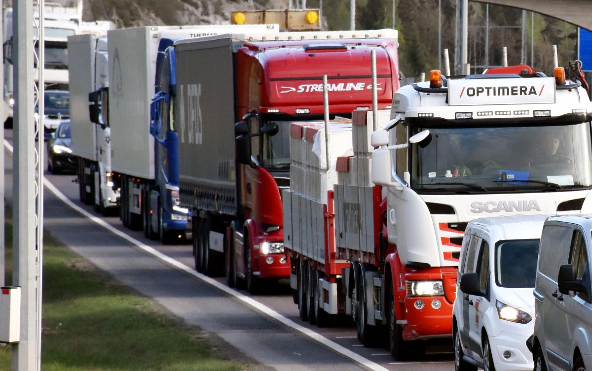 – Lysbakken må finne ut hvor 2000 lastebiler skal ta vegen