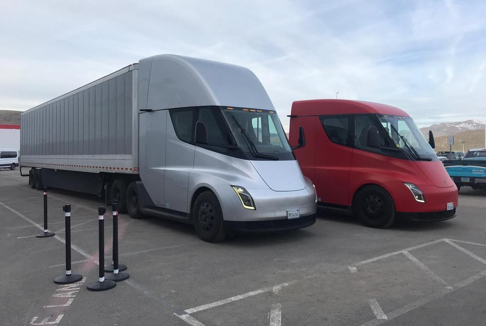 Elon Musk bekrefter: Tesla Semi settes i storproduksjon