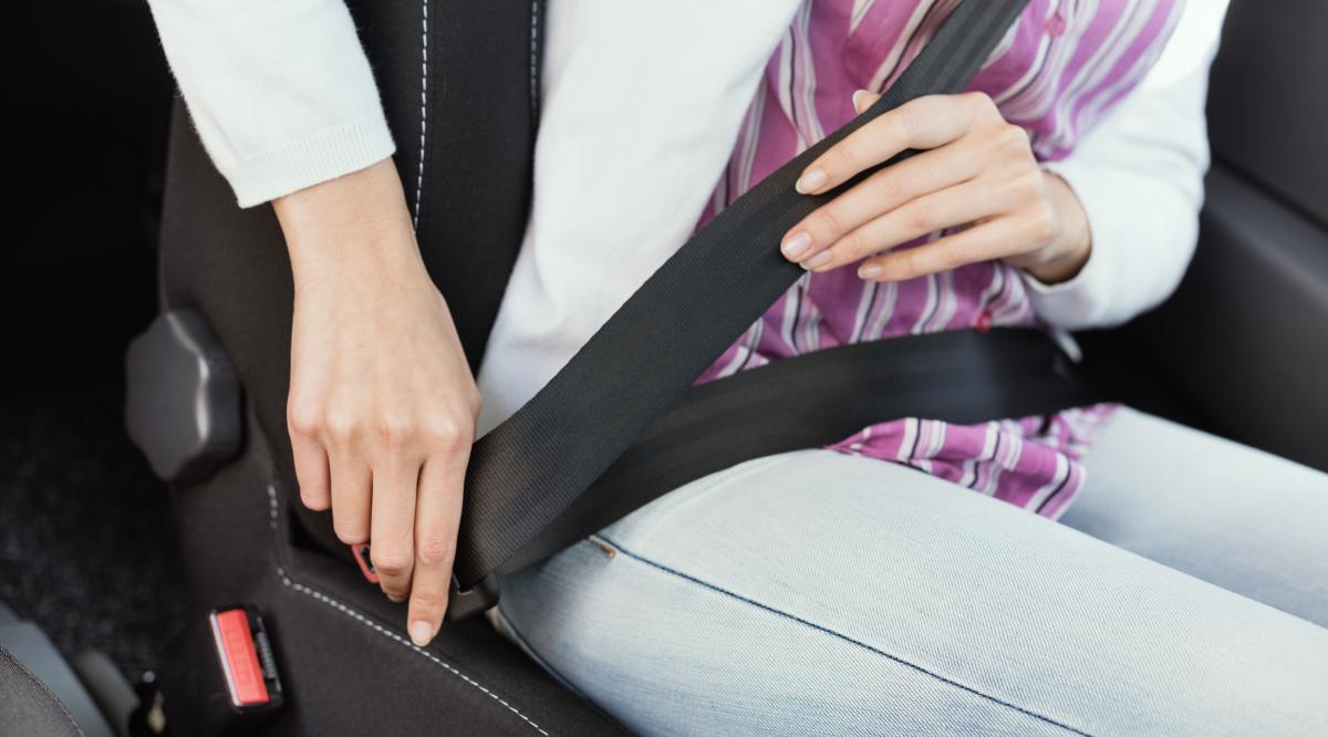Feil bruk av bilbelte kan gi alvorlige skader