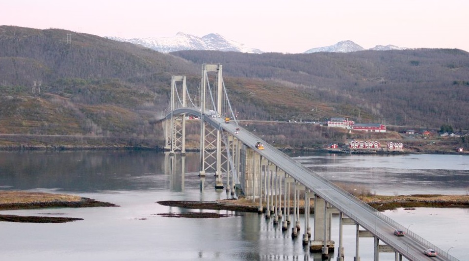 Tjeldsundbrua blir nattestengt 