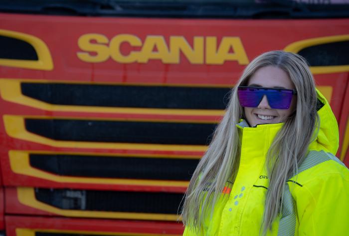 Allerede som niåring bestemte Elina seg for å bli yrkessjåfør