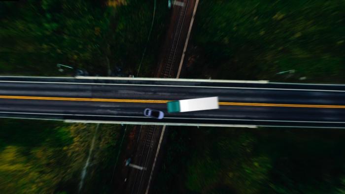 TikTok bak rattet? UP slår alarm om tungtransport og mobilbruk  