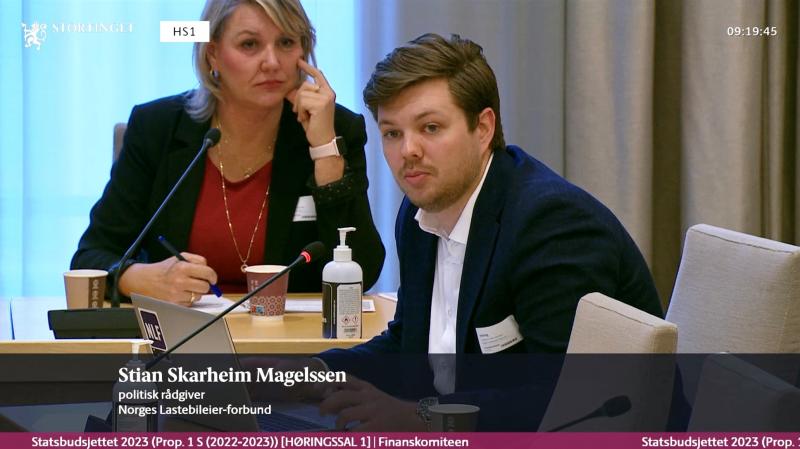 BER REGJERINGEN SNU: Politisk rådgiver i NLF, Stian Skarheim Magelssen, ber finanskomiteen, sammen med samferdselsdepartementet, finne midler til å finansiere de viktige vegstrekningene som i forslaget har blitt nedprioritert. 