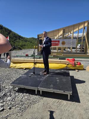 Samferdselsministeren iverksetter arbeidet på Røldalstunnel