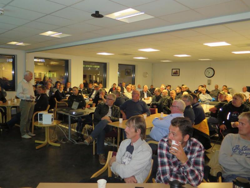 Over 100 på møtet sist