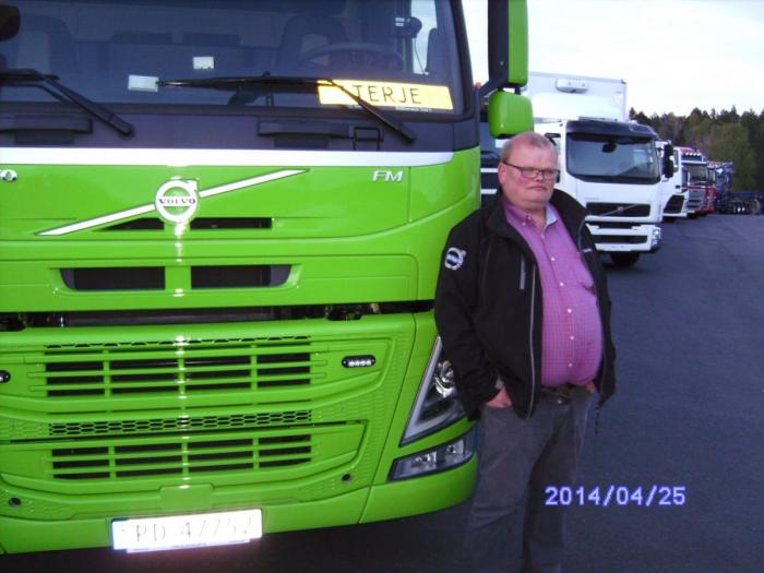 Terje viser fra sin Volvo