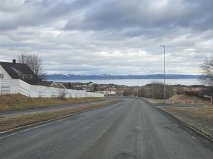 Bildet viser deler av strekningen som får ny asfalt. (Foto: Trøndelag fylkeskommune)
