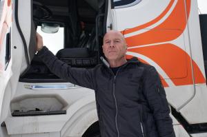 UENIG I BUDSKAPET: Øyvind Lilleby er oppgitt over måten ekstremværet som var bebudet onsdag, ble kommunisert ut på av politiet i Trøndelag – med at folk som ikke har noe å gjøre ute på vegene, burde la bilen stå. Foto: Olav Lorentsen