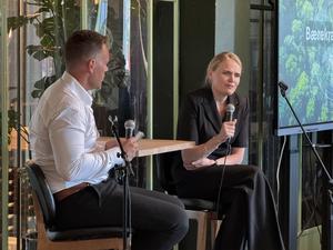 Johan Hessedal fra Realinvest intervjuer Hilde Talseth administrerende direktør Norsk Kylling