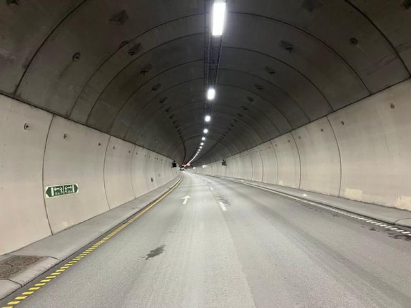 Statens vegvesen har oppgradert 200 tunneler i hele landet, og de neste seks årene planlegges oppgradering av 20 nye tunneler. Da vil Agder, Telemark, Vestfold, Møre og Romsdal og Trøndelag være i mål med sine tunnelutbedringer. Foto: Eivind Austnes/Statens vegvesen.