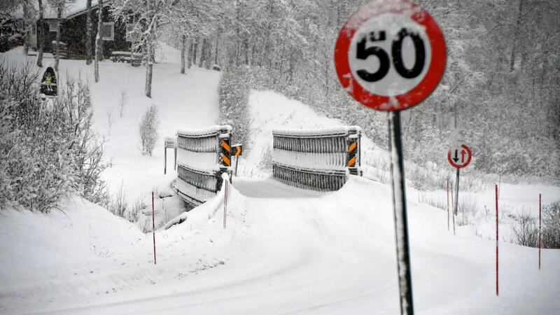 Tenk at dette makkverket av ei bru har stått der i 15 år!!!