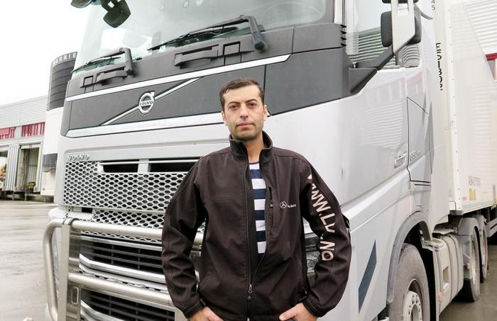 Ahmad tror svake lønnsvilkår holder mange fra å søke til sjåføryrket. Foto: Roar Melum