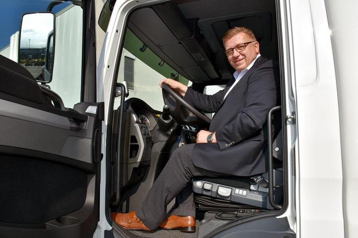 NLF-direktør Geir A. Mo er stolt over at medlemsbedriftene nå primært benytter seg av Euro VI-lastebiler. Foto: Stein Inge Stølen