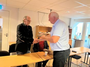 Bjarne Engen fra Aurskog Høland takket for 50-års merke