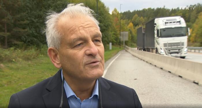 BEKYMRET: Regionsjef i NLF, J. Kristian Bjerke, er bekymret for at utbyggingen av Oslofjordtunnelen nok en gang skal utsettes. Foto: NRK/skjermdump