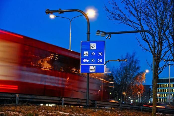 Vi vet fortsatt ikke hvor mange utenlandske vogntog som faktisk betaler regningene for bompassering. Foto: Statens vegvesen