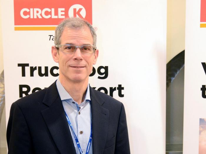Chris Gregers i Circle K Norge forteller at de har tilbudt sitt bioetanol-drivstoff ED95 i flere år. Foto: Jan Harry Svendsen / NLF