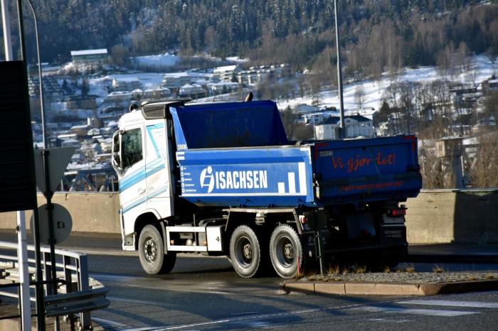 Knuser myter: Som ambassadør for yrkessjåførfaget skal Even vise hele Norge hvordan arbeidshverdagen bak rattet faktisk er. Foto: Stein Inge Stølen