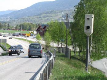 VINSTRA: I denne fartsboksen på Vinstra ble han knipset i 77 km/t i 50-sonen. Foto: Statens vegvesen