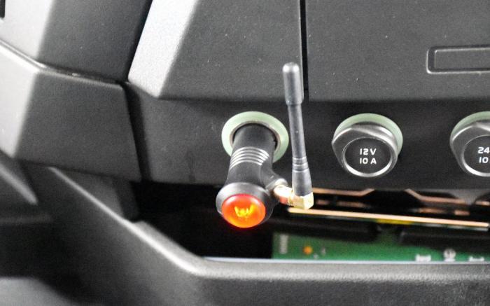 Når en GPS-jammer er montert i en lastebil, kan den se slik ut. Men det finnes også batteridrevne enheter som kan skjules for det blotte øye. Derfor må man ofte bruke en detektor for å avdekke støysignalet. Foto: Stein Inge Stølen