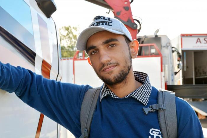 Hussain Al-Musawi (17) skal videre på Transport & Logistikk for å bli yrkessjåfør. Foto: Lars Thorvaldsen
