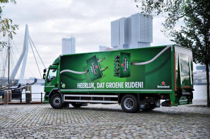 Den 2. oktober 2013 ble elektriske Emoss-lastebiler satt i rute for Heineken. Foto: Heineken