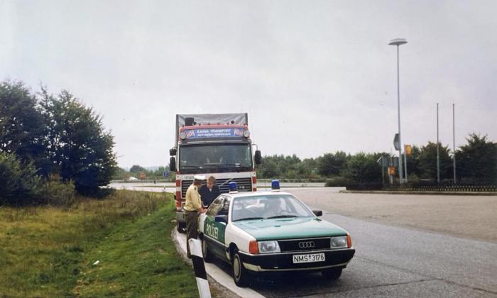 Her må en ung Øistein Kaasa finne seg i å bli ilagt 30 tyske Mark i fartsbot tidlig på 90-tallet. Dette var før farssperrens tid... Foto: Privat