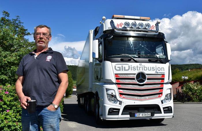 Kjell Hansen kjører fast mellom Ålesund og Østlandet og tilbakelegger to langturer i uka. Foto: Stein Inge Stølen