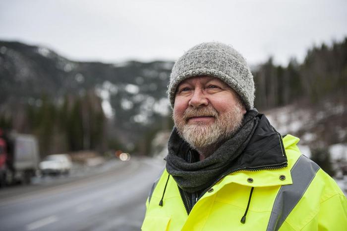 Prosjektleder Knut Erik Jetlund i Vilt og trafikk lykkes i å få ned antallet viltpåkjørsler i Hallingdal med 40 prosent på fem år. Foto: Arne Ole Lindahl