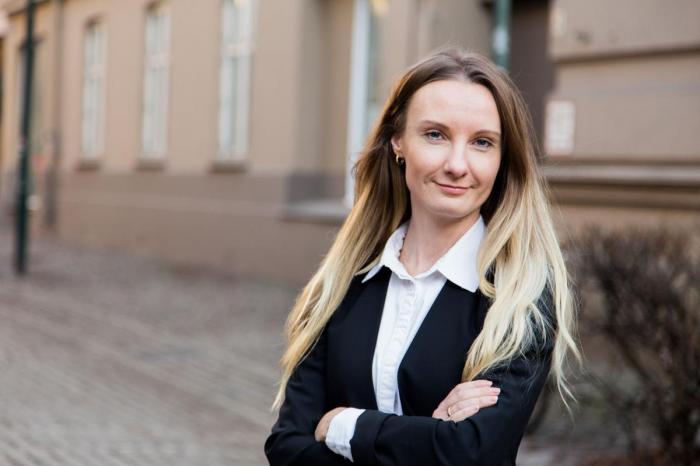 Advokat Lina K. Smorr fører saken på vegne av de 52 tidligere ansatte i Vlantana Norge. Hun har blant annet kalt inn motpartens advokat, Sandra Latotinaite, som vitne. Foto: Andersen & Bache-Wiig