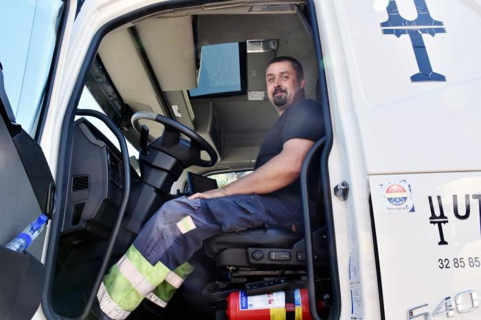 René er til daglig avdelingsleder med ansvar for tanktransporten i Utengen Transport, men kjører gjerne selv ved behov. Foto: Stein Inge Stølen