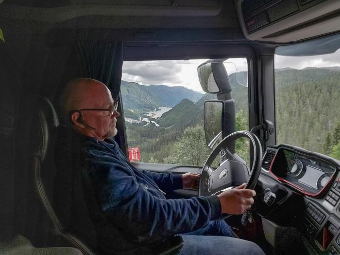 Roy skal i alt kjøre 8200 kilometer for NLF på denne turnéen. Foto: André Kjernsli