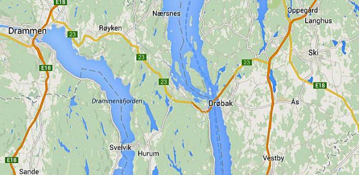HER: Fv. 11 ligger nordøst for Rv. 23 mellom Røyken og Sætre.