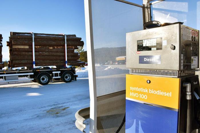Under Scania Winter brukes 15 000 liter av Statoils HVO100. Foto: Stein Inge Stølen