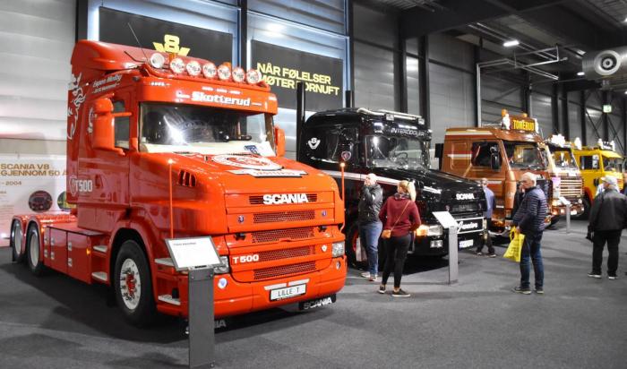 Scania-folket kunne kose seg med både en rikholdig lastebilutstilling og en stor butikk med Scania-snadder. Foto: Stein Inge Stølen
