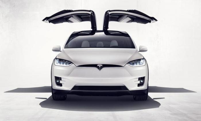 Med tanke på hvor kompromissløs Tesla har vært under utviklingen av sine personbilmodeller, kan vi nok forvente oss et revolusjonerende lastebildesign fra elbil-giganten. Foto: Tesla