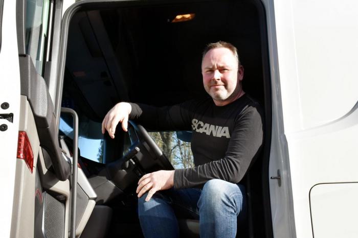 Torkil Ophuus håper flere transportkjøpere får øynene opp for risikoen ved uerfarne østeuropeere bak rattet på kjøretøy som ikke er egnet for norsk vinterføre. Foto: Stein Inge Stølen