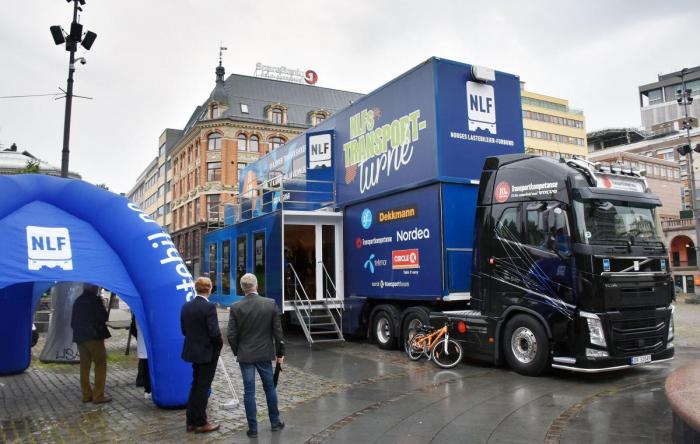 NLF-traileren vakte stor oppsikt da den inntok Youngstorget i Oslo onsdag. Foto: Stein Inge Stølen
