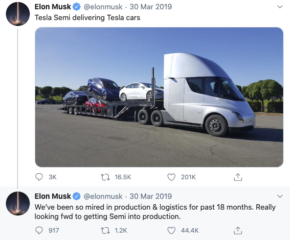 TESTBIL: Tesla Semi har ved flere anledninger blitt observert på veien, her med Tesla-biler som last. Skjermdump: Twitter