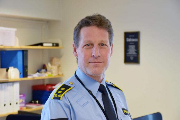 Politiadvokat Christian Eckhoff bekrefter at de har tatt beslag i kjøretøy tilhørende Vlantana Norge. Foto: Stein Inge Stølen