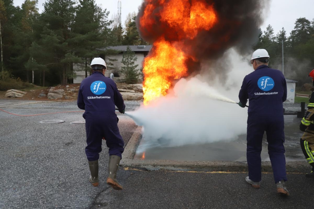 NLFs Kollegahjelpere fikk testet seg på Ifs sikkerhetssenter. Foto: André Kjernsli