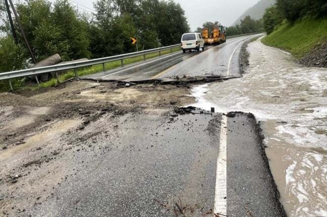 Alle hovedferdselsårer mellom Oslo og Trondheim er stengt