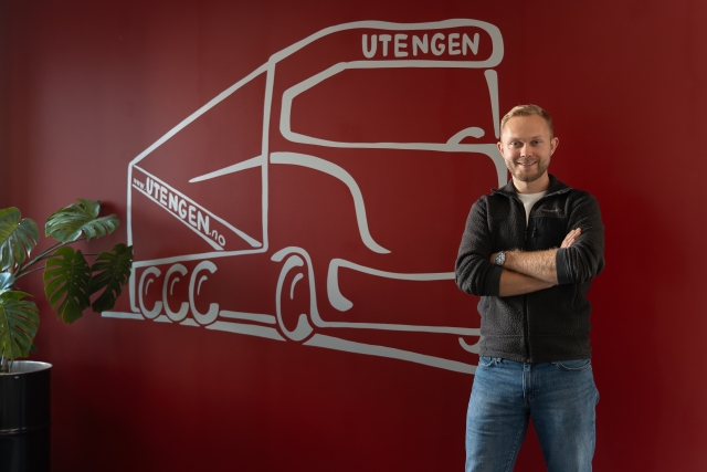 Ung i transport: 25 år og kjøreleder for 60 ansatte