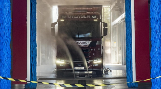 Ny storbilvask rengjør lastebilen på under åtte minutter