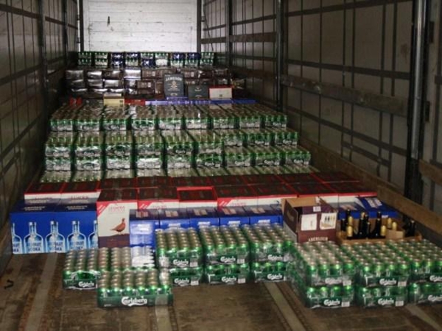 Tatt for smugling av 12 000 liter alkohol