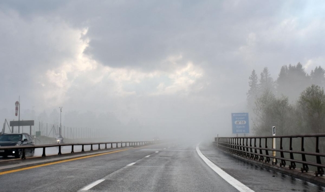 – Hold blikket på vegen!