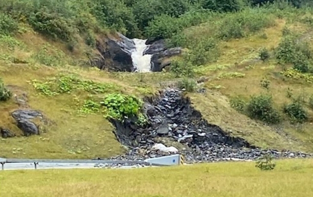 E6 stengt sør i Trøndelag, mer styrtregn ventet