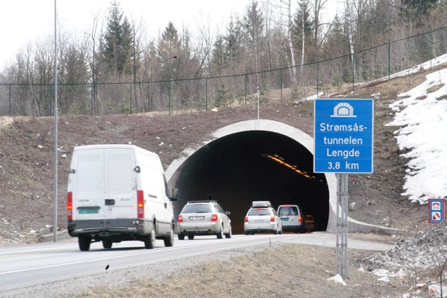 E134 Strømsåstunnelen stenges i fire uker